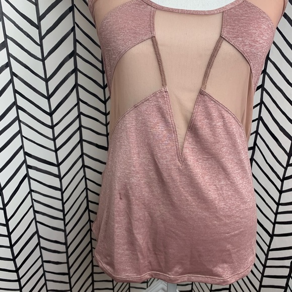 If you’re lucky tank lululemon size 4 - Picture 3 of 7